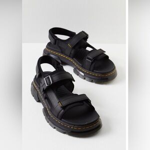 Dr Marten Forster 11 Sandals, NWB women’s size 7